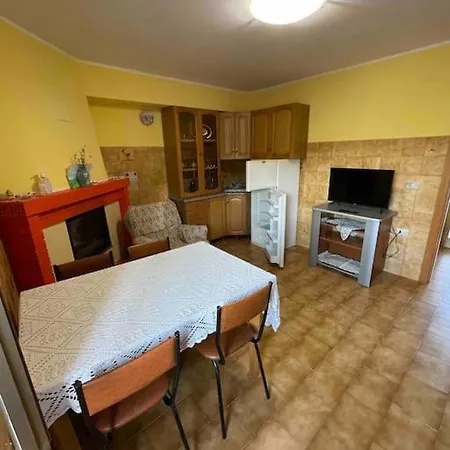 Nel Cuore Del Parco Holiday home Montebello di Bertona